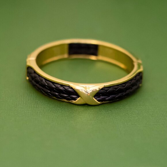 7 inch, Vintage Black Ropes Gold Tone Hinge Bangle, K37 - Picture 1 of 3